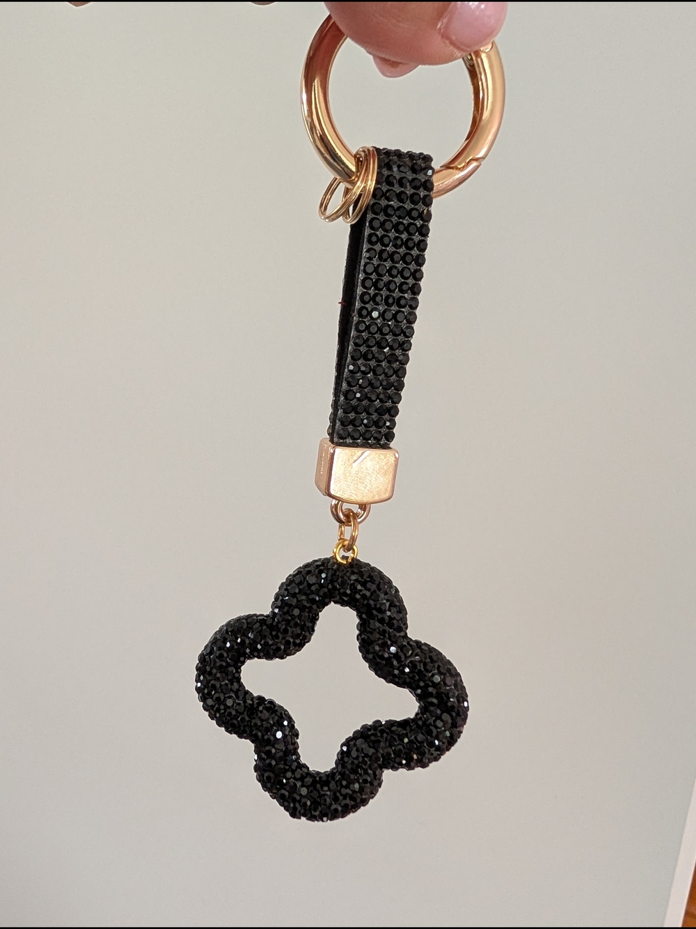 Black Crystal Clover Keychain Bag Charm New - Picture 2 of 6